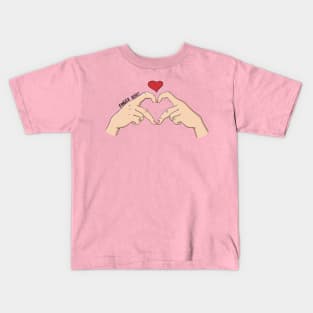 Finger heart Kids T-Shirt